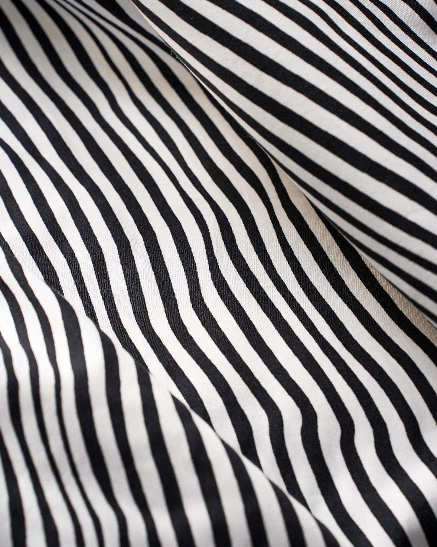 Dynamic Wave Stripe Shirt